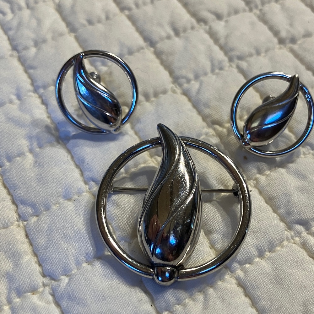 Sterling Silver Flame Circle Brooch & Earring Set - Women's Jewelry